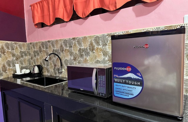 Cozy apartment in welcoming Tagbilaran City with AC, WiFi Free Parking