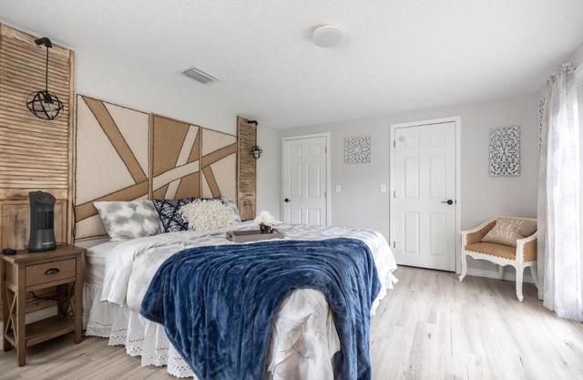 Cozy Apartments in the Triplex House, Historic District of Orlando