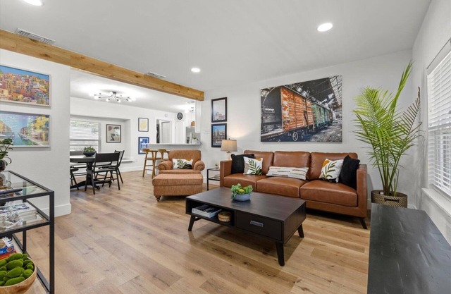 Cozy Arlington Bungalow 4/Mins to AT&T Stadium/Globe Life Field