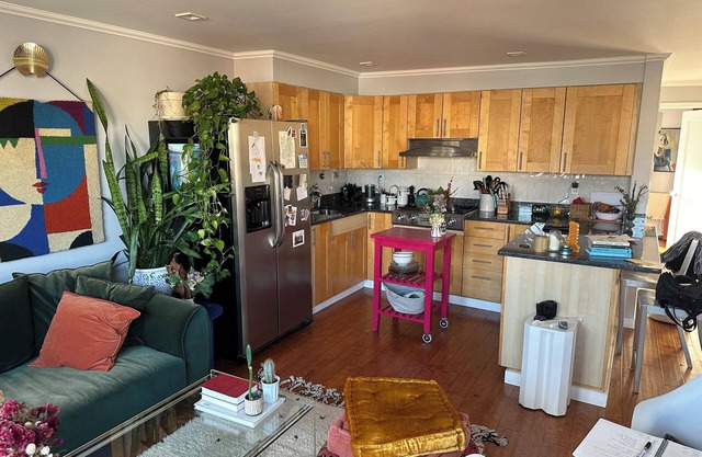Cozy art + plant filled 2-bedroom apartment in historic Dimes Square