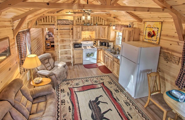 Cozy Augusta Cabin w/Grill - Walk to Main St