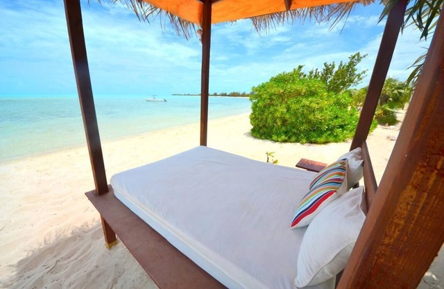 Cozy Beach House on Kite Boarding Beach,W/Private Pool and kayak.