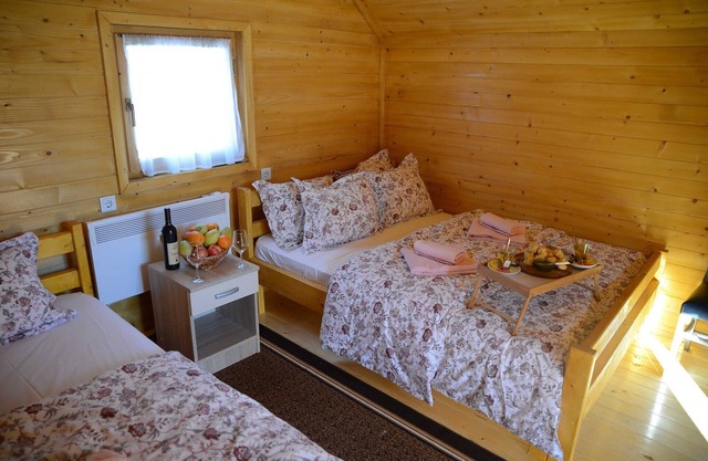 Cozy Berane Stay - Comfort Cottage with balcony