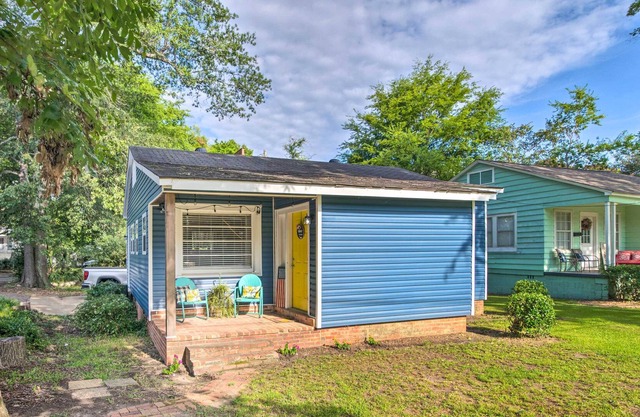 Cozy Blue Cottage in Starkville Near Dtwn!