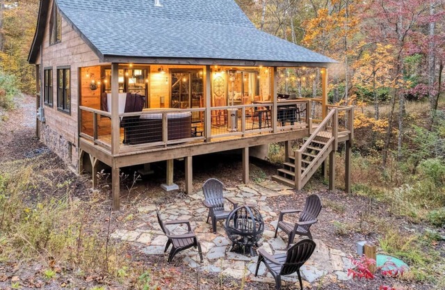 Cozy Blue Ridge Cabin: Hot Tub, Firepit, and More!