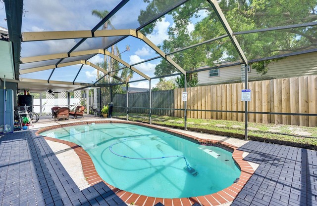 Cozy Brandon Vacation Rental w/Shared Pool!