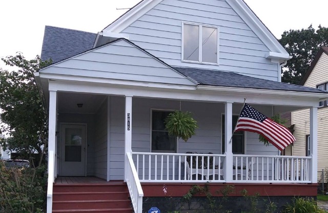 Cozy Bungalow-5 min to Downtown/MetroHealth
