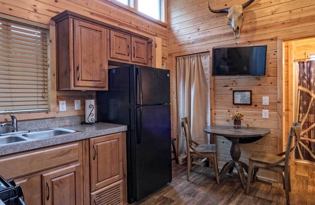 Cozy Cabin 10 - Garland Ranch