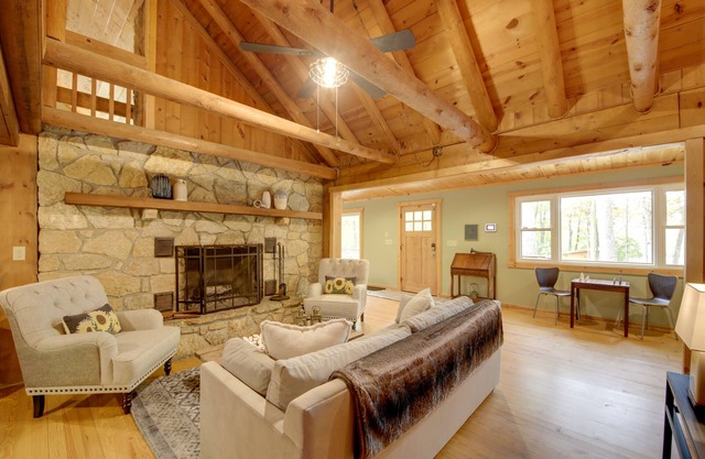 Cozy Cabin: 12 Mi to Miami University - Oxford!