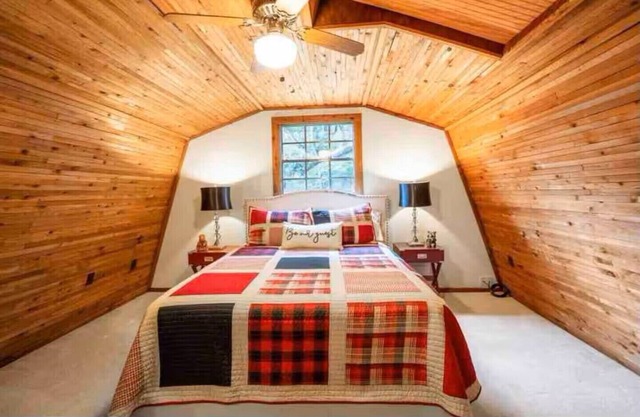 Cozy Cabin 3-Bedroom, Starlink WIFI, wildlife, nearby lake!