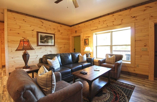 Cozy Cabin- Bryson Village