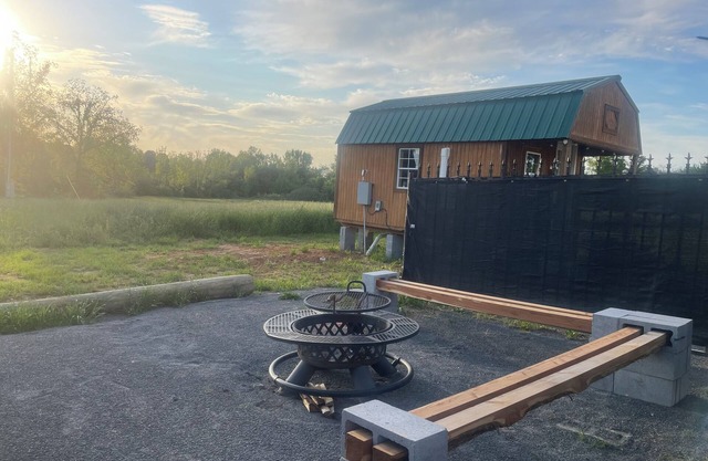 Cozy cabin features features queen pullout and twin in loft. Pet friendly