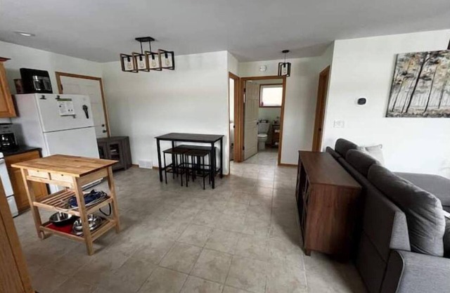 Cozy cabin in charming Cypress Hills with WiFi