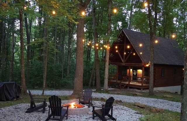Cozy cabin with hot tub & firepit