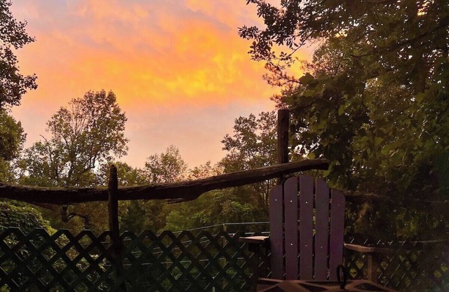 Cozy Cabin with Hot Tub in Tranquil Bryson City