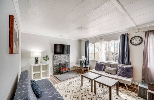 Cozy California Retreat < 5 Mi to Hot Springs