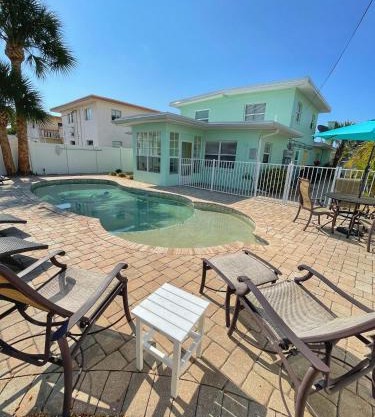 Cozy Canaveral Cottages