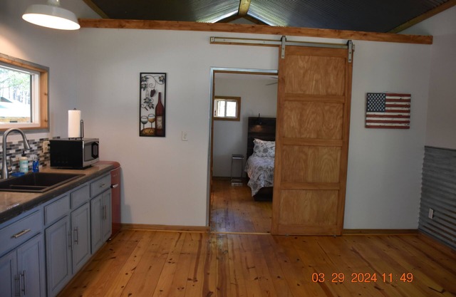 Cozy Canton Cottage-3 Bedroom/2 Bath-sleeps 8. 8 mi from 1st Monday Trade Days