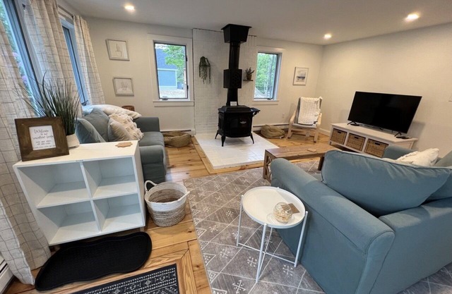 Cozy Cape House!