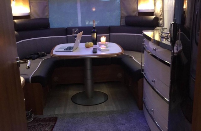 Cozy caravan in the middle of beautiful, quiet nature - with good connections