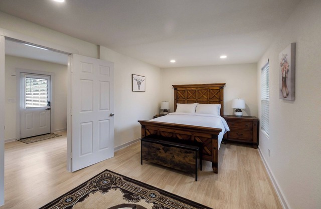 Cozy Casita - 2 miles from city center