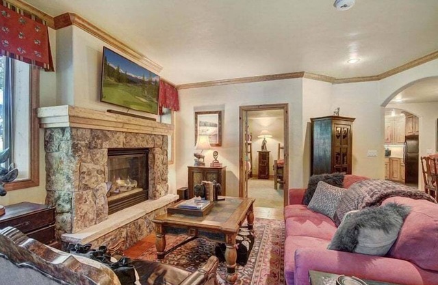 Cozy & Central Arrowhead Village Townhome by RedAwning