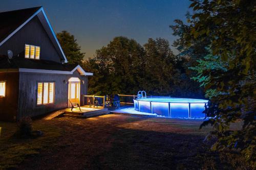 Cozy chalet with Pool and Spa