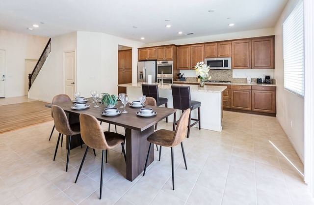 Cozy Chino 4BR Home｜Ideal for Families｜Remote Work Space｜Flexible Lease #41049