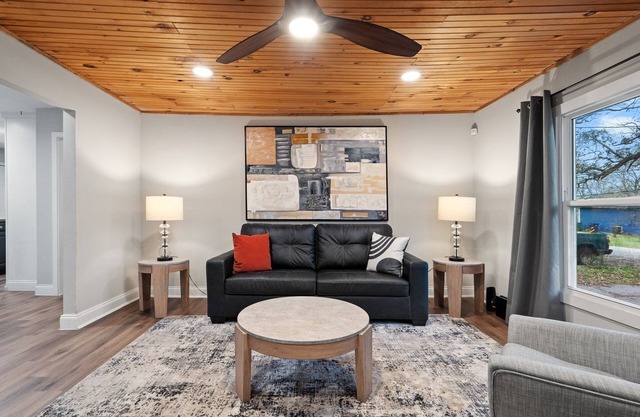 Cozy City Living Greenville - Easy Downtown Access