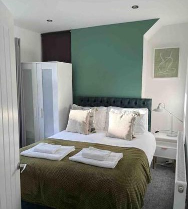 Cozy City Townhouse - Free Parking