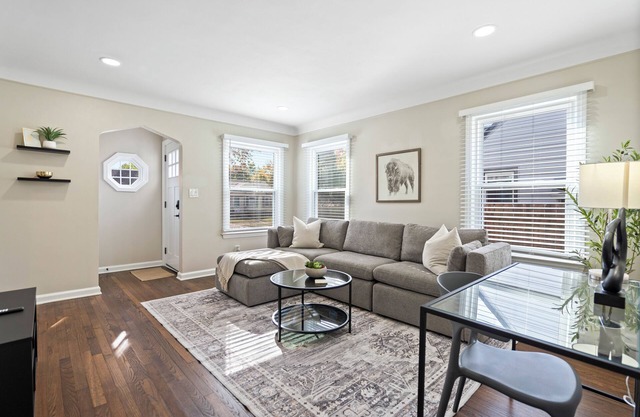 Cozy Clawson Getaway with Hot Tub & Arcade