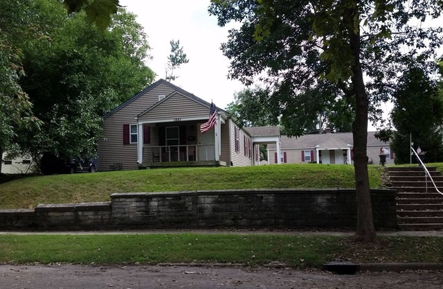 Cozy Comfortable 2 bedroom home