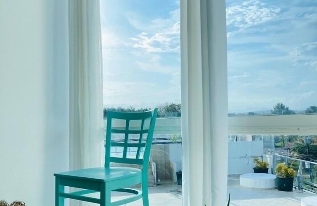 Cozy Condo con piscina en Playa Coronado/Cozy Condo with pool in Coronado