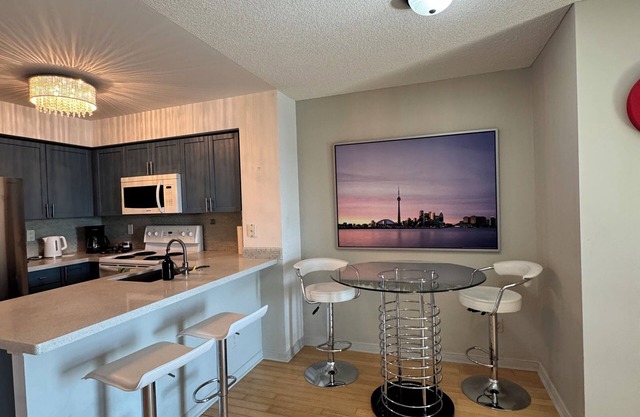 Cozy Condo in Prime Toronto Location
