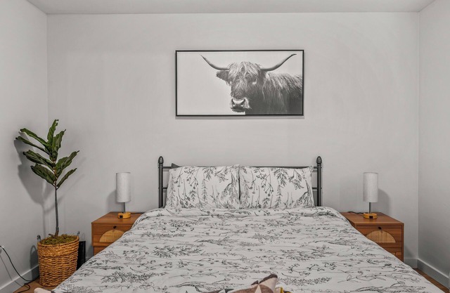 Cozy Condo Near Downtown!