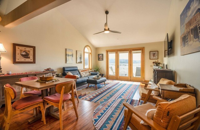 Cozy Condo near Ski Lifts and Trails with Beautiful Views of Wheeler Peak and Mt. Baldy