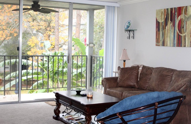Cozy Condo on Lake Conroe