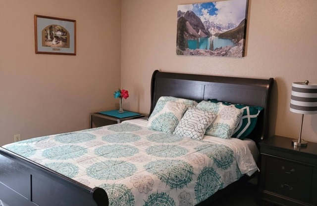 Cozy Condo3