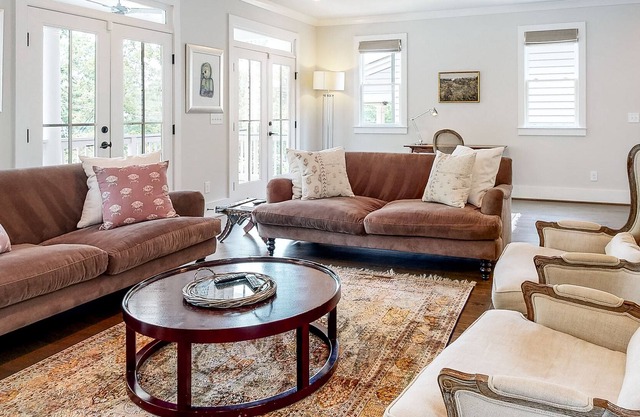 Cozy, Convenient Downtown Retreat in Marietta