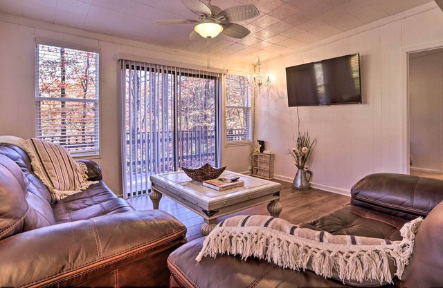 Cozy Cottage: 14 Mi to Smoky Mountain Nat’l Park!