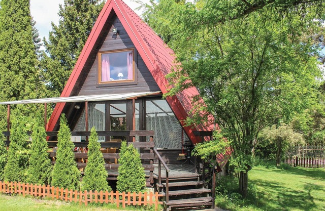 Cozy cottage for a relaxing vacation by the water.