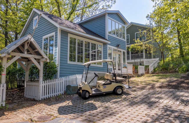 Cozy Cottage in Beachwalk Resort- Sheridan Beach, Pool, Tennis, Parks + more!