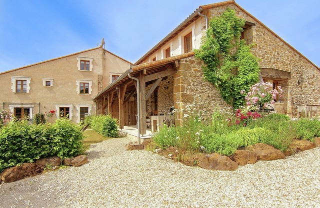 Cozy Cottage in France for Couples