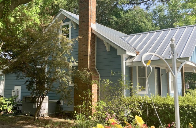 Cozy Cottage near UNCW, Central Location to All!