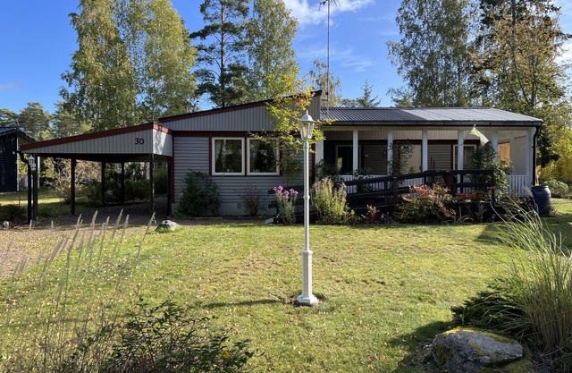 Cozy cottage on Oknö near swimming and nature | SE05013