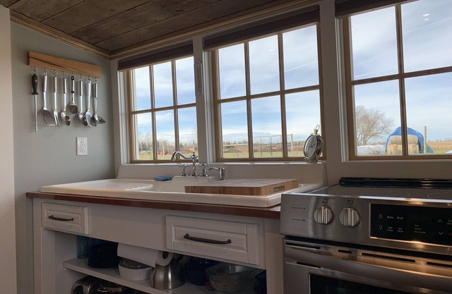 Cozy Cottage on the North Fork Close to Vineyards & Beaches