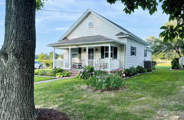 Cozy Cottage with Private Dock- Chesapeake Bay/Cambridge (Pet-Friendly)