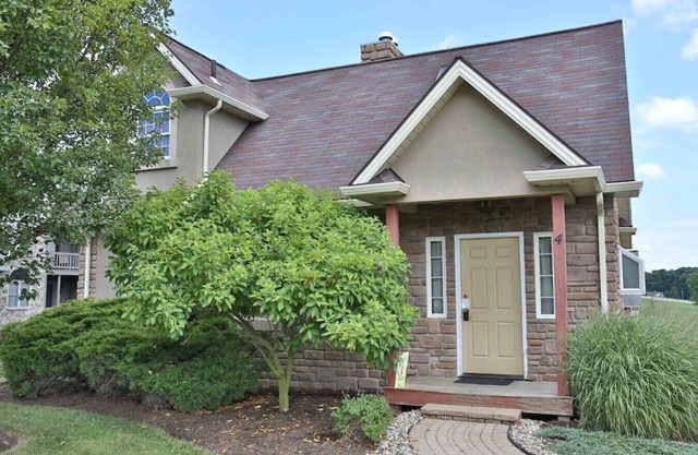 Cozy Cottage With Seasonal Resort Pool/Hot Tub