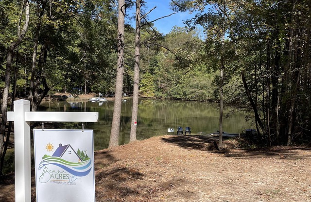 Cozy Cottage With Lake on 10Acres Near Atl Where Friends & Family Meet Nature