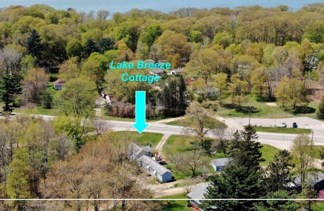 Cozy Cottages near Lake Sleeps 10 w KING BED, Great for large groups